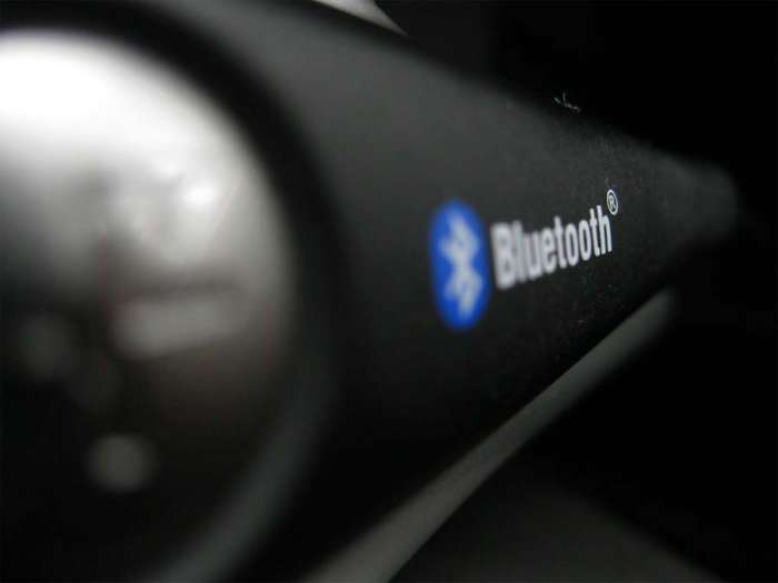 Bluetooth-এর ইতিহাস: তার ছাড়াই যে প্রযুক্তি বদলে দিল আমাদের জীবন